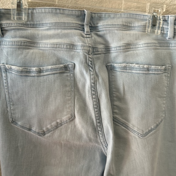 J. Jill Jeans High Rise Jeans Stretch Oxford Wash Crop Ankle Distress Size 12 - Picture 9 of 10